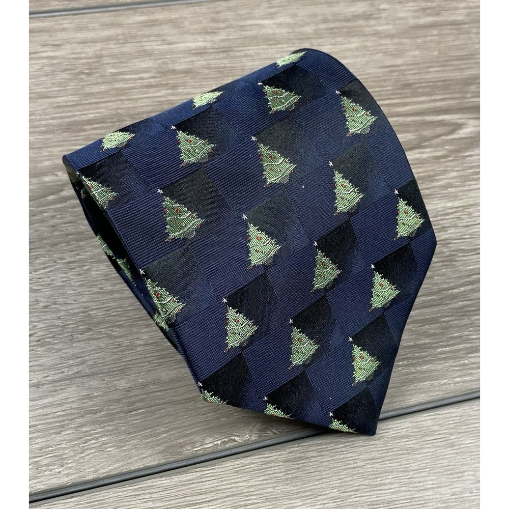 Izod Men's 100%‎ Silk All Over Christmas Tree Pattern Neck Tie Blue New